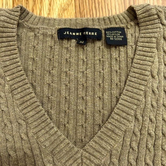 Jeanne Pierre Sweater size Medium - Picture 3 of 9